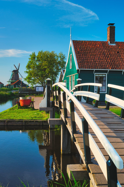 Dutch Countryside Charms: Guided Tour With Turkish-Sp Guide - Accessibility Information