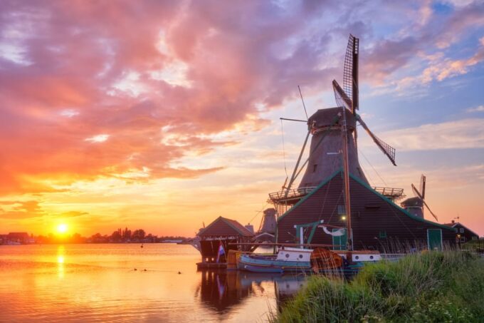 Dutch Countryside Charms: Guided Tour With Turkish-Sp Guide - Important Tour Policies