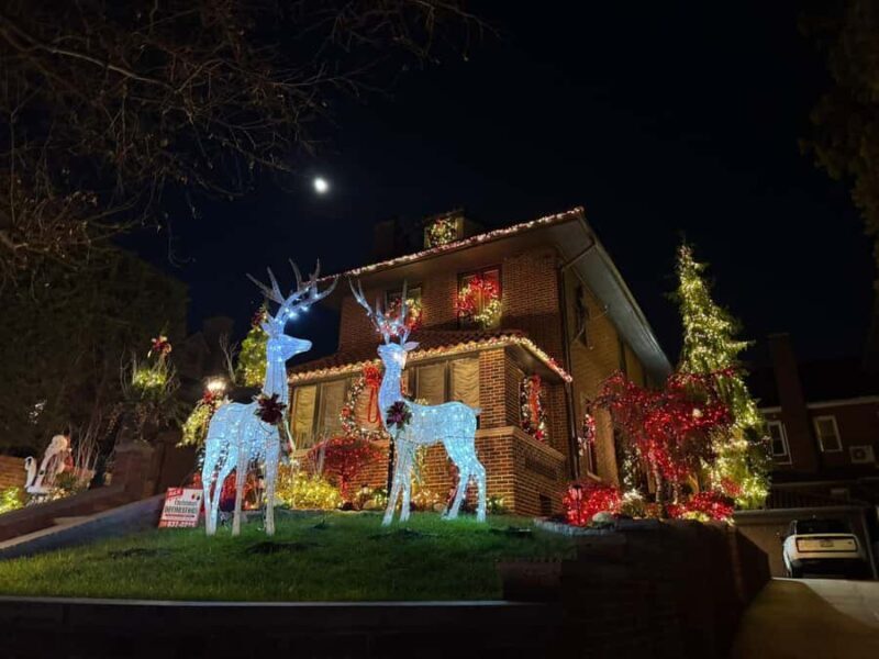 Dyker Heights Christmas Lights Bus Tour - Key Points