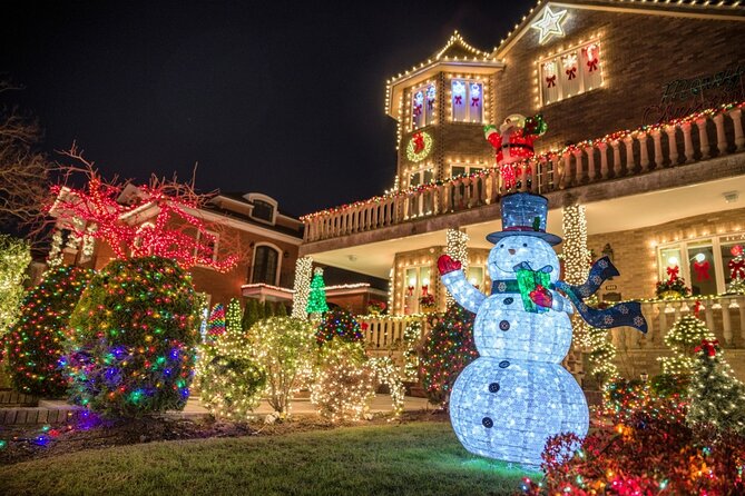 Dyker Heights Christmas Lights Guided Tour Review - Restroom Facilities and Confirmation