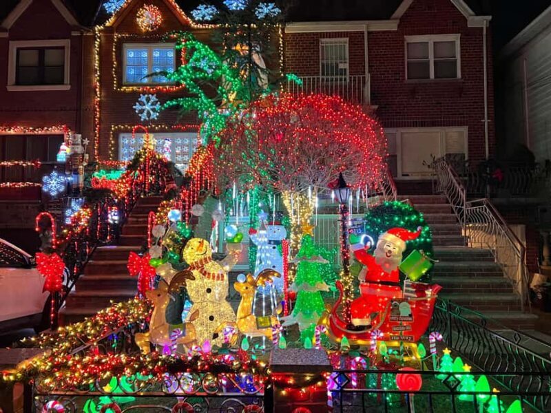 Dyker Heights Christmas Tour: Magic of Christmas in New York - Key Points