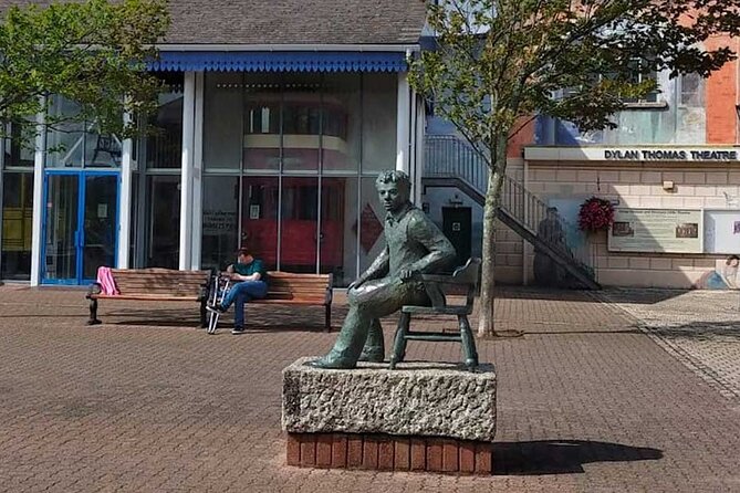 Dylan Thomas' Swansea: A Self-Guided Audio Tour - Key Points