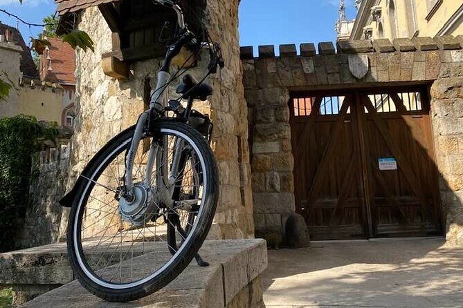 E-Bike Guided Tour in Castle Hill Budapest - Key Points