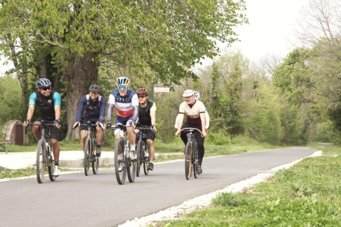 E-Bike Journey From Bordeaux to Saint-Emilion - Experiencing Saint-Émilion
