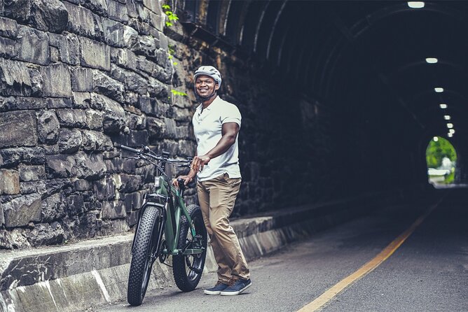 E-bike Rental Along the Potomac River - Included Amenities