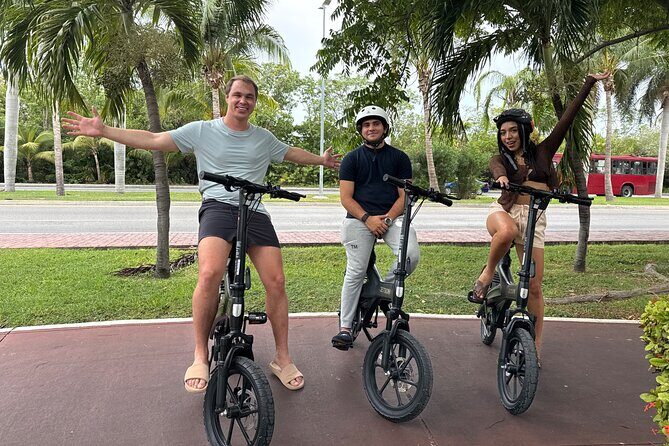 E Bike Tour - Explore Cancun Hotel Zone - Fun & Scenic Tour 1.5hr - The Guide and Group Size: Personalized and Informative