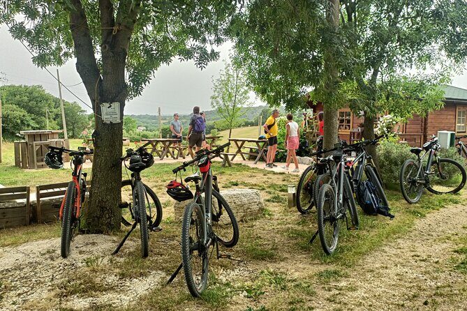 E-Bike Tour fortresses and mountains near the Free Baths of Saturnia - An Authentic Ride through History and Nature
