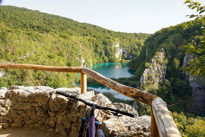 E-Bike tour Plitvice Big Waterfall Viewpoints & Tito's Villa - An In-Depth Look at the Plitvice Lakes E-Bike Tour