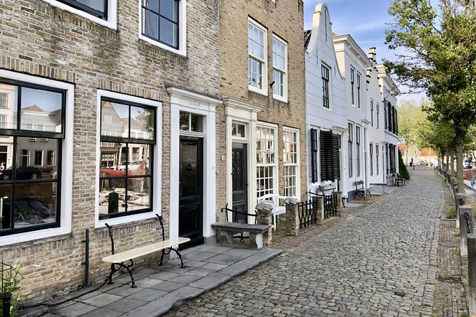 E-Scavenger Hunt Goes: Explore the City at Your Own Pace - Meeting Point and Time Details