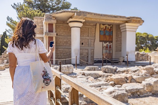 E-Ticket & Audio Tour for Knossos Palace: Unlock Minoan Majesty - Exploring the Palace of Knossos