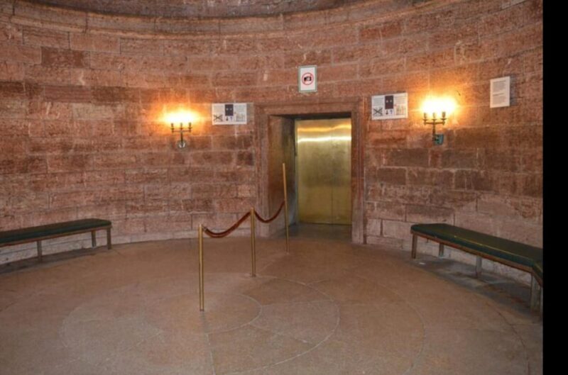 Eagle's Nest & Bunkers WWII Tour From Salzburg - The Benefits of Small Group Travel