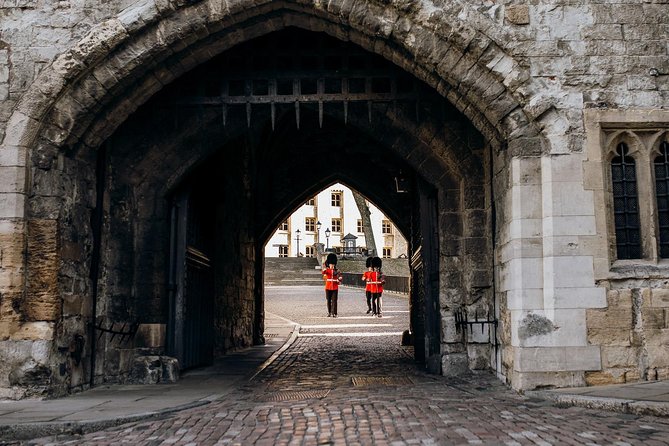 Early Access Tower of London Tour With Opening Ceremony & Cruise - Exclusive Early Access