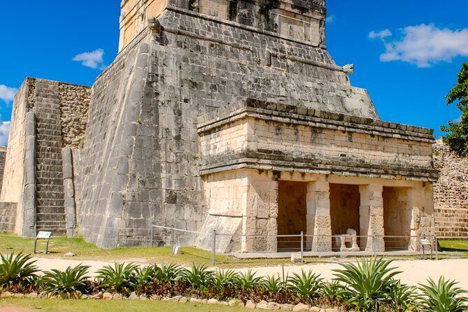 Early Tour at Chichen Itza with Cenote and Valladolid Round Trip - Exploring Valladolid: A Colorful Colonial Town