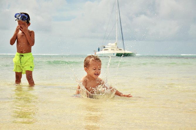 EAST Shared Cruise : OCÉANE Full Day Catamaran to Ile Aux Cerfs - Meeting Point and Pickup Details