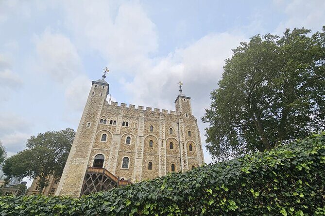 Easy Access Tower of London Crown Jewel Torture and Executions - The Value of This Tour