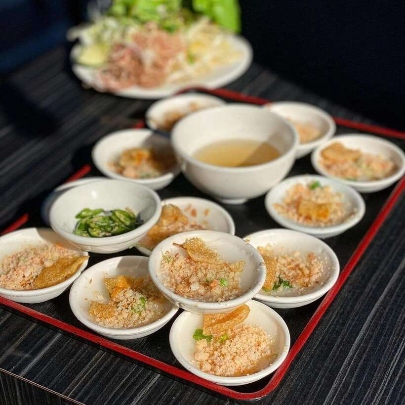 Eat Like a Local With a Local - Tip Based Walking Tour - A Personalized Experience