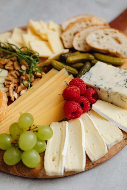 Eat Like a Parisian With a Local Guide - Key Points