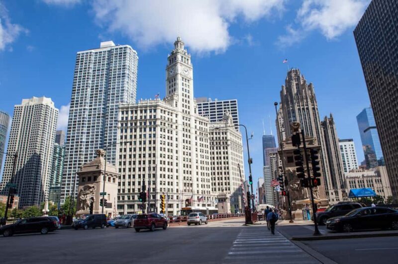 Echoes of Elegance: Chicago Private Architecture Tour - Key Points
