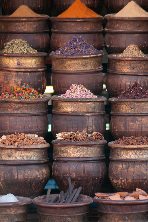 Echoes of History: Journey Through Marrakeshs Treasures - Personalized Attention From Guides