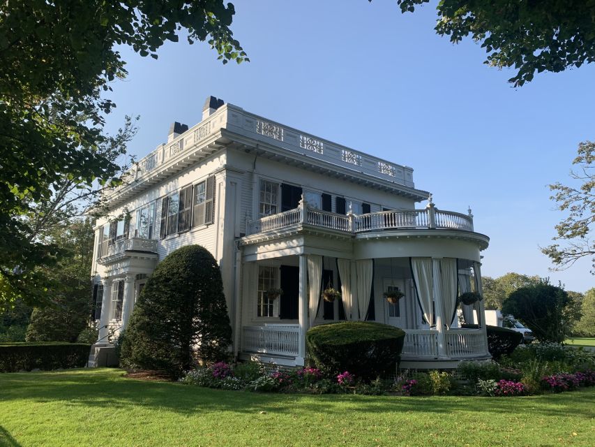 Edgartown: Self Guided (APP/GPS) Audio Historic Walking Tour - Edgartowns Oldest and Iconic Buildings