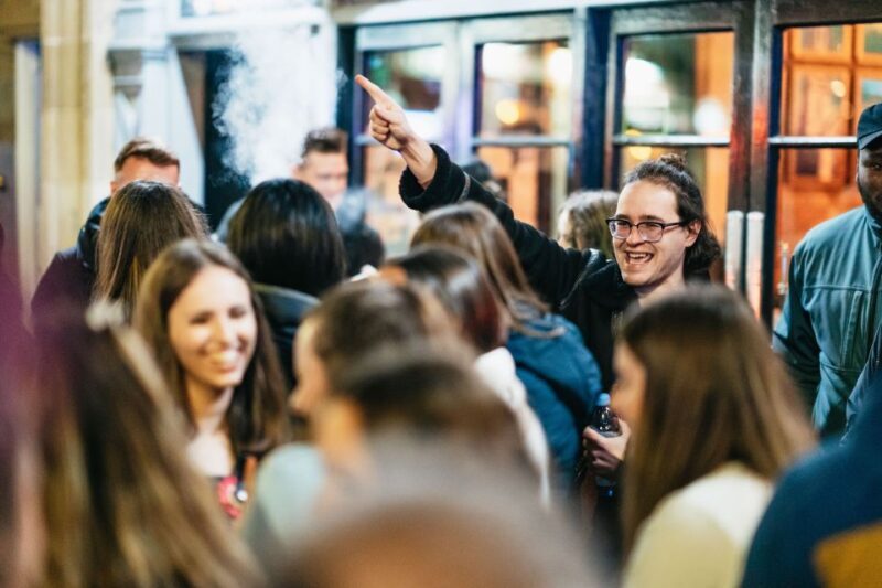 Edinburgh: 7 Bar Pub Crawl with 7 Shots & Discounts - Who is This Tour Best For?
