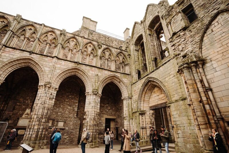 Edinburgh: Castle, Holyrood & Royal Mile Guided Tour - Exploring Edinburgh’s Royal Heritage: A Detailed Look at the Castle, Holyrood & Royal Mile Guided Tour