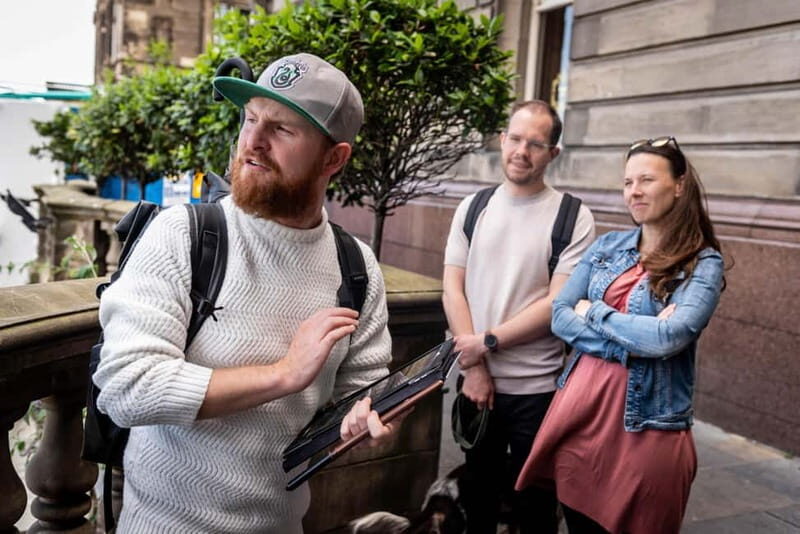 Edinburgh: Full City Tour & Johnnie Walker Whisky Experience - Key Points