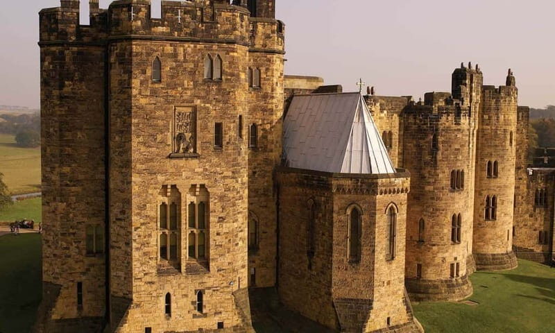 Edinburgh: Harry Potter and English Castles Tour in Spanish - Timing, Group Size, and Practicalities