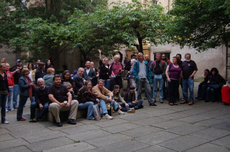 Edinburgh Literary Pub Tour With Real-Actors - Theatrical Performance Elements