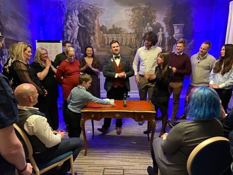 Edinburgh: Magic show, with famous magician, in luxury hotel - The Venue and Logistics