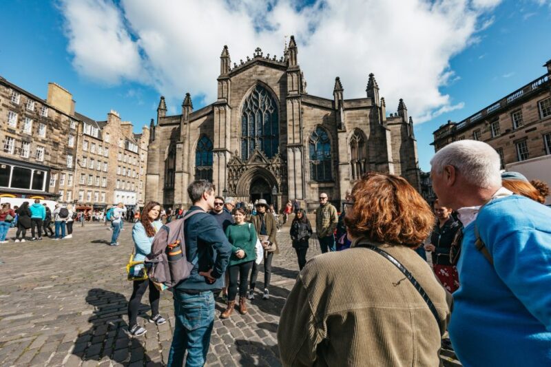Edinburgh: Old Town History and Tales Walking Tour - What to Expect on the Tour