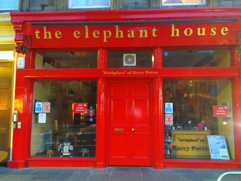 Edinburgh: Old Town History Walking Tour - Authentic Stories and Genuine Enthusiasm