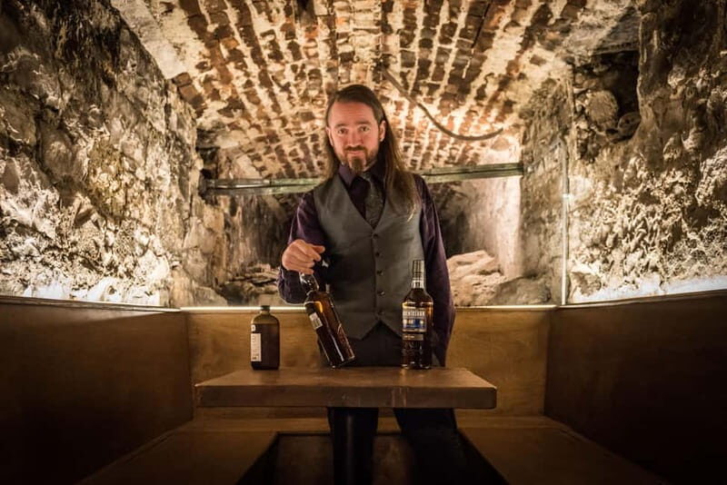 Edinburgh: The Lost Close Underground Scotch Whiskey Tasting - Discovering the Underground Vaults of Edinburgh