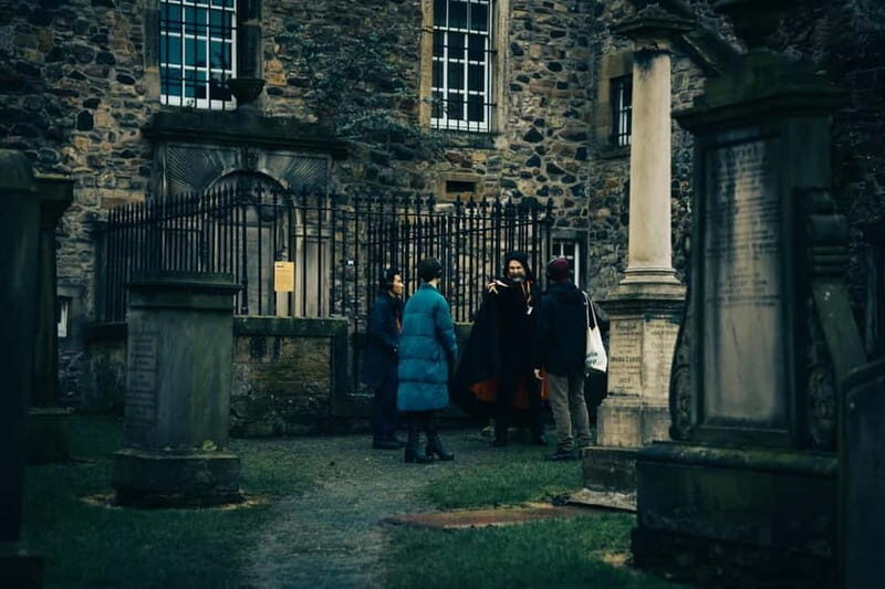 Edinburgh: Underground Vaults and Graveyard Evening Tour - Key Points