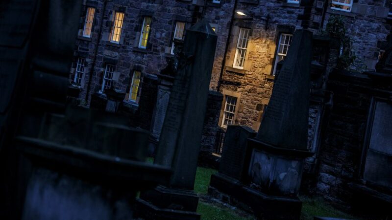 Edinburgh: Underground Vaults and Graveyard Evening Tour - Highlights of the Experience