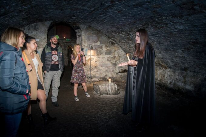 Edinburgh: Underground Vaults Evening Ghost Tour With Whisky - Customer Reviews and Ratings