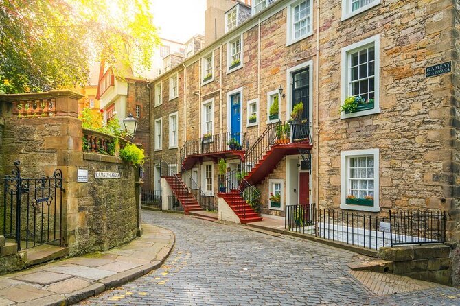 Edinburgh Walk: a Romantic Stroll Through History and Beauty - Booking Details and Pricing