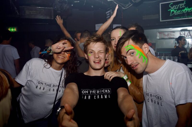 Edinburgh's Best Bar Crawl: Free Shots, Discounts, Photos - Who Should Consider This Tour?