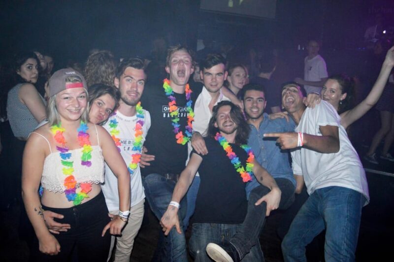 Edinburgh's Best Bar Crawl: Free Shots, Discounts, Photos - The Sum Up: Who Will Love This Experience?