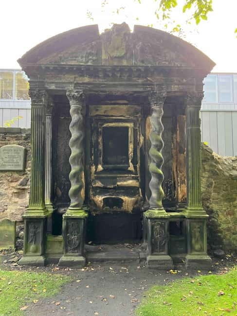 Edinburgh's Dark and Hidden History Walking Tour - Is It Worth the Price?