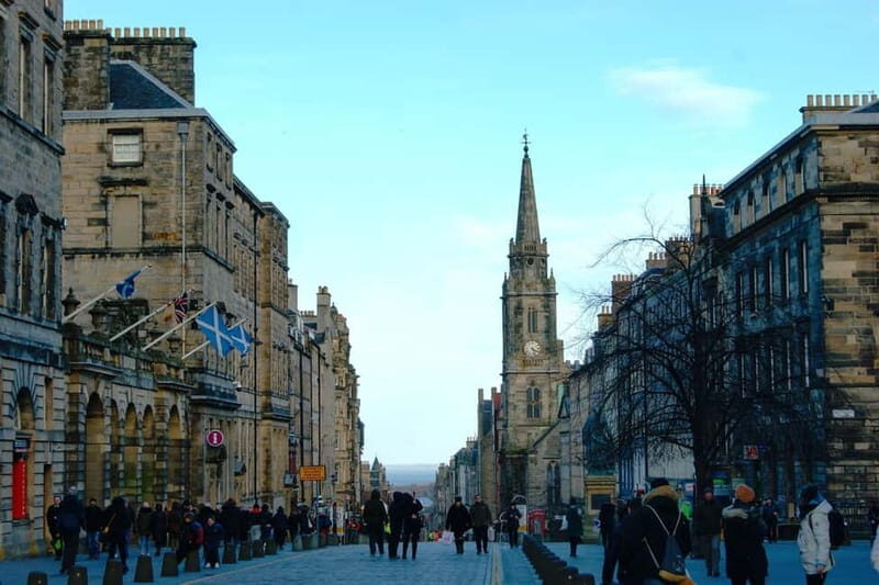 Edinburgh's must-see attractions: walking tour in French - Key Points