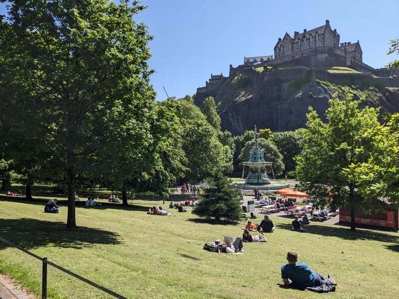 Edinburgh's must-see attractions: walking tour in French - Introduction: A Tour That Balances History, Culture, and Authenticity