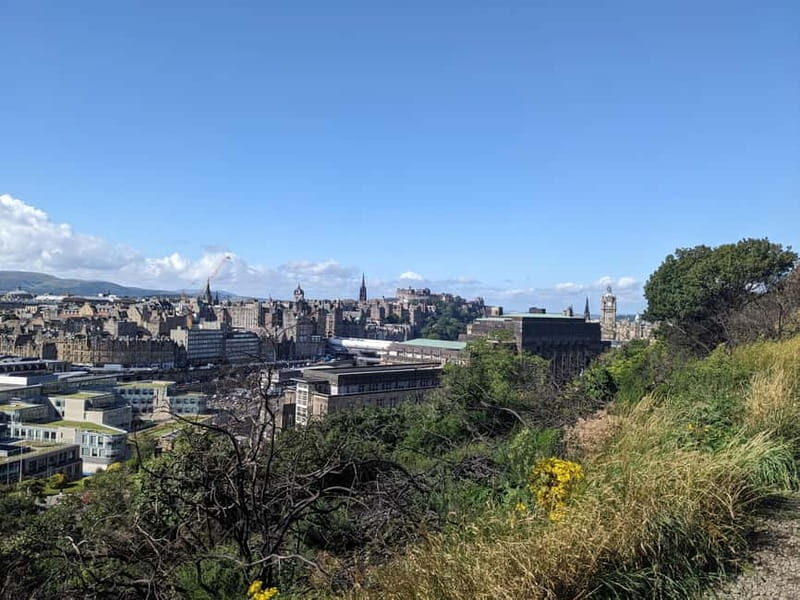 Edinburgh's must-see attractions: walking tour in French - The Experience: What Makes It Stand Out?