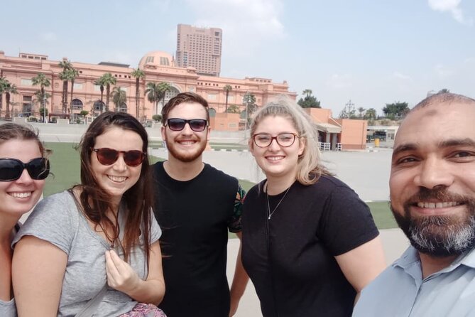 Egypt Short Break Day Tour: Pyramids, Sphinx and Egyptian Museum From Cairo Airport - Exploring the Pyramids