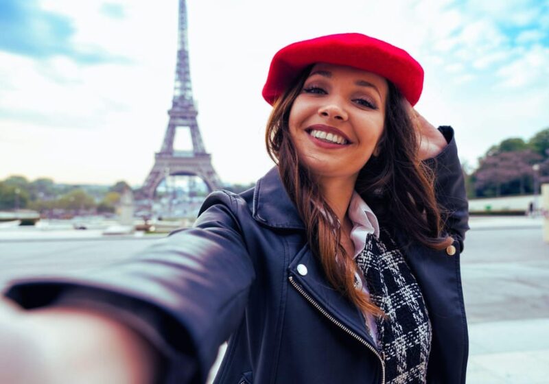 Eiffel Tower Access With Host - Key Points