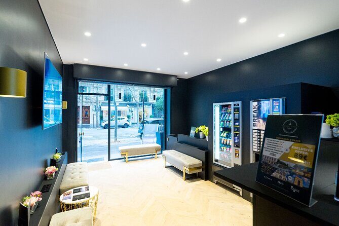 Eiffel Tower Guided Access to 2nd Floor with Summit Option - The Group and Tour Dynamics