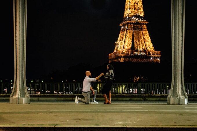 Eiffel Tower Photos: Capture Iconic Memories in Paris - Getting to the Eiffel Tower