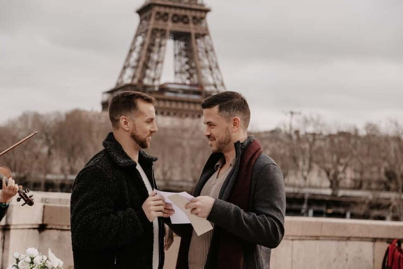 Eiffel Tower Proposal lgbtqia+ / 1h Photographer - The Setting and Location