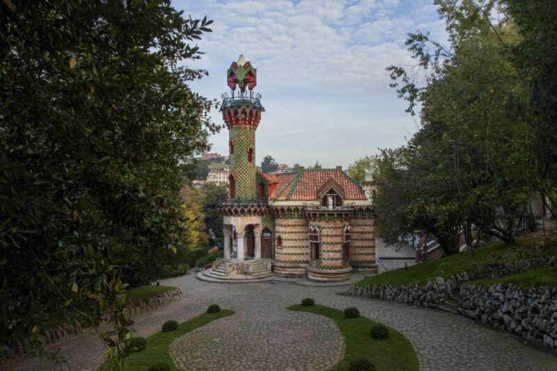 El Capricho Entrance Ticket - Guided Tour Overview