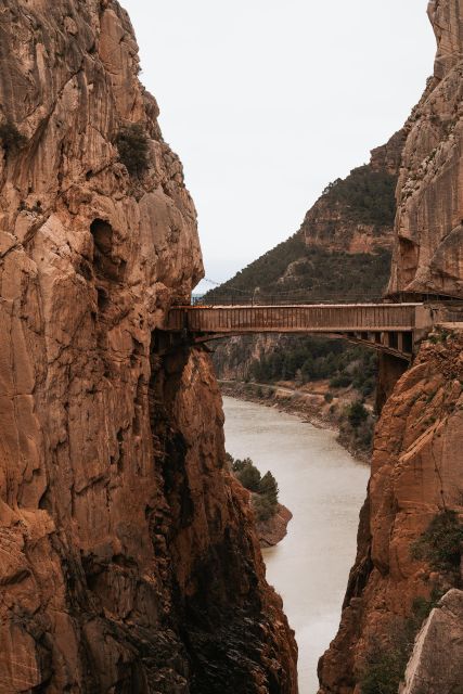 El Chorro: Hike Caminito Del Rey + E-Bike Guided Tour 2h - Itinerary